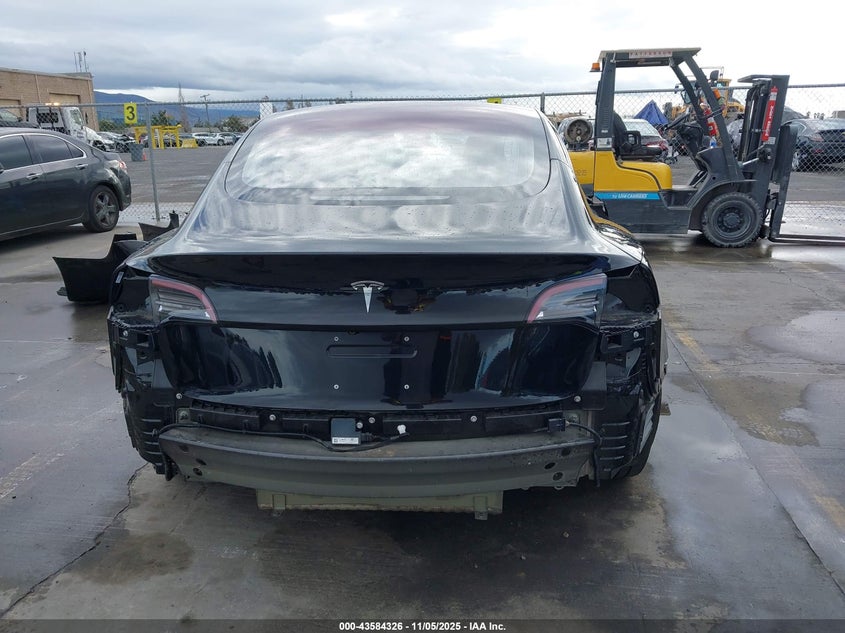 2018 Tesla Model 3 Long Range/Mid Range VIN: 5YJ3E1EA5JF028014 Lot: 43584326