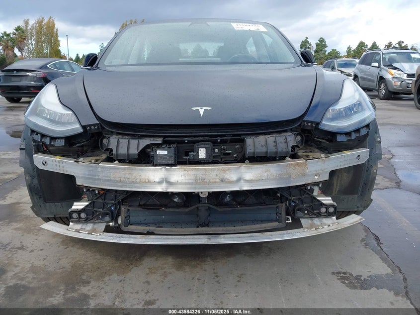 2018 Tesla Model 3 Long Range/Mid Range VIN: 5YJ3E1EA5JF028014 Lot: 43584326