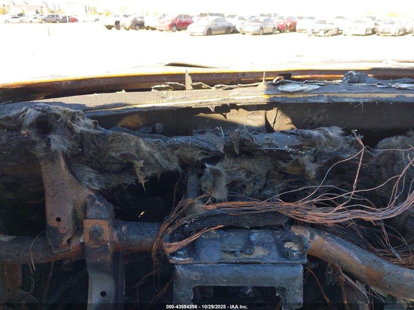 2001 Mercedes-Benz E 320 VIN: WDBJF65J81X049123 Lot: 43584396