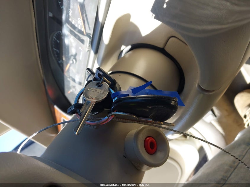 2001 Cadillac Eldorado Etc VIN: 1G6ET129X1B104695 Lot: 43584455