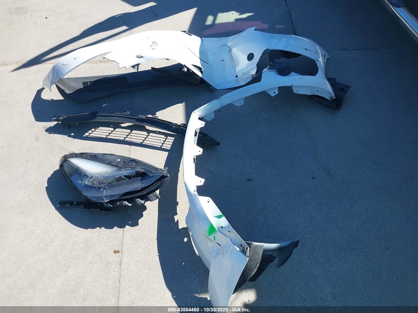 2022 Tesla Model 3 Long Range Dual Motor All-Wheel Drive VIN: 5YJ3E1EB2NF288093 Lot: 43584460