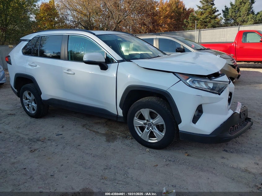 TOYOTA RAV4 XLE