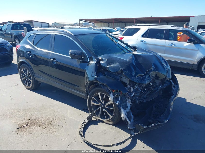 2017 NISSAN ROGUE SPORT SL - JN1BJ1CP9HW030131