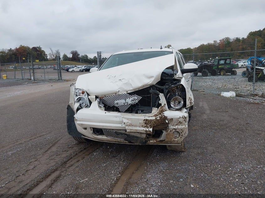 2013 GMC Yukon Xl 1500 Denali VIN: 1GKS2MEF8DR366138 Lot: 43584532