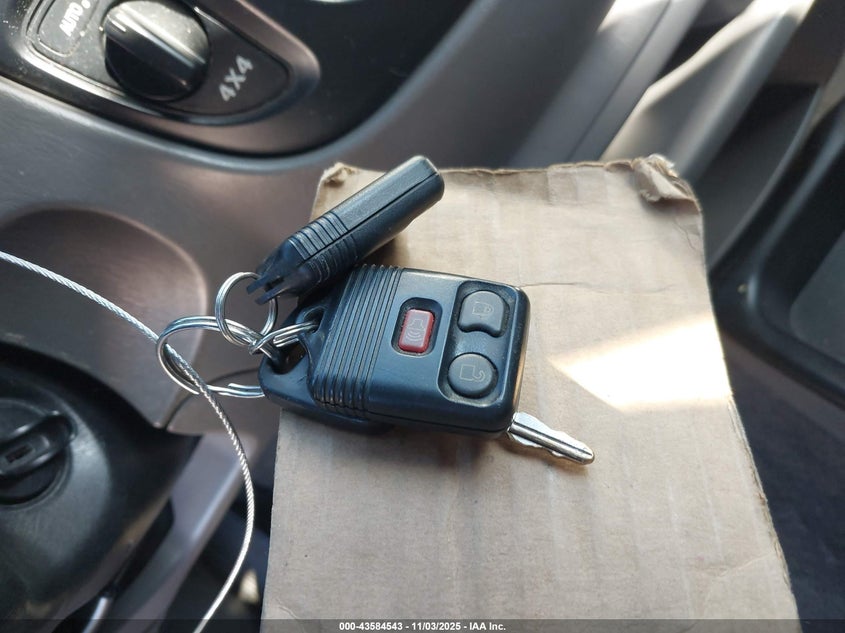 2002 Ford Escape Xlt VIN: 1FMYU04152KC58463 Lot: 43584543