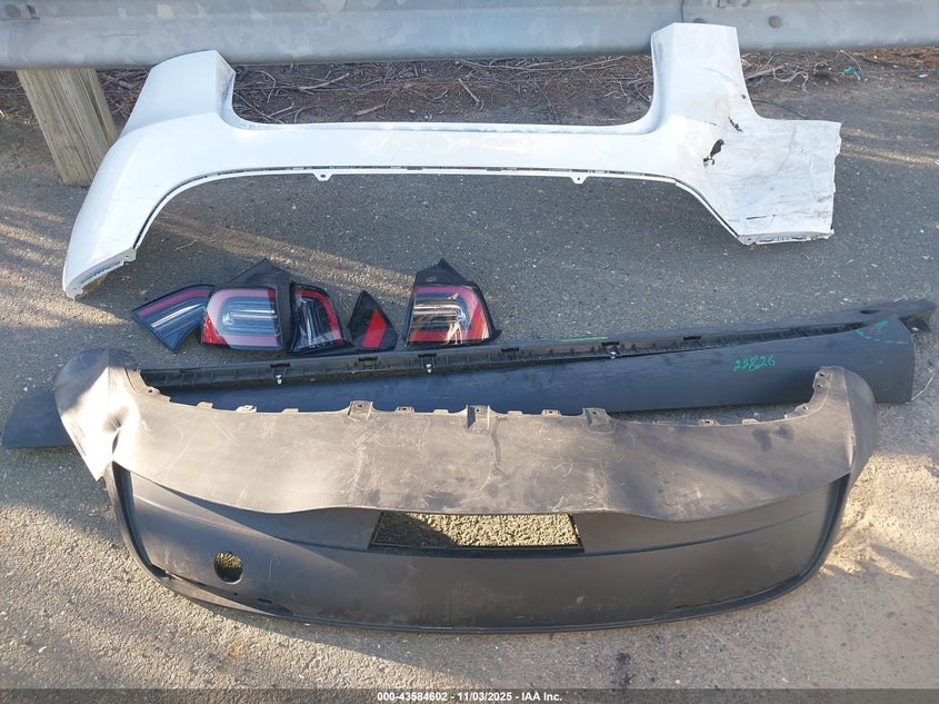 2023 Tesla Model Y Awd/Long Range Dual Motor All-Wheel Drive VIN: 7SAYGDEEXPF899328 Lot: 43584602