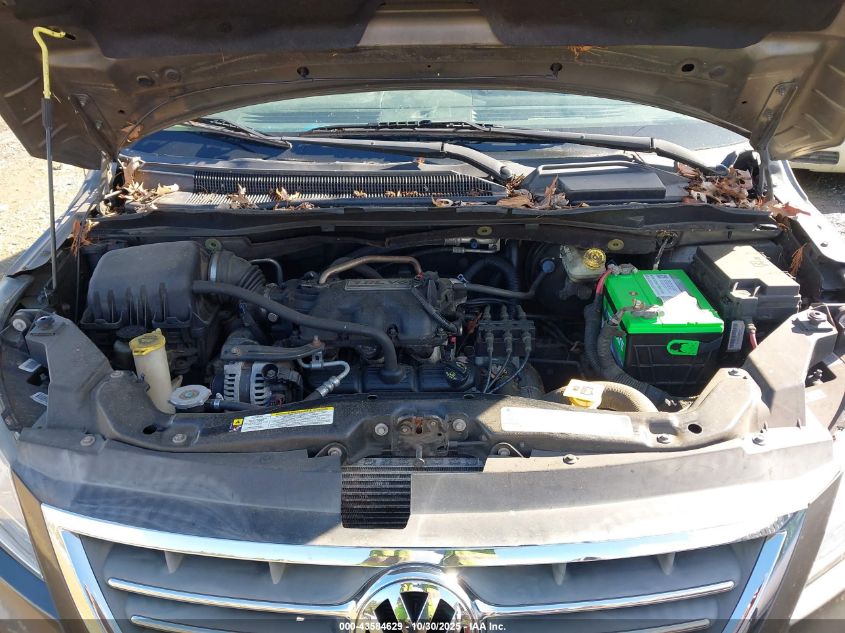 2010 Volkswagen Routan Se VIN: 2V4RW3D11AR323285 Lot: 43584629