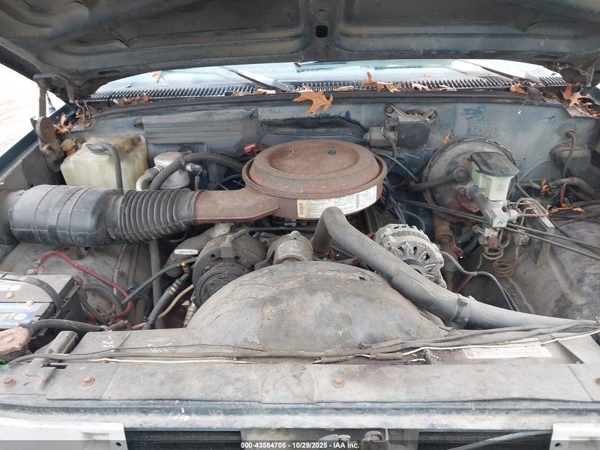 1992 Chevrolet Gmt-400 K2500 VIN: 1GCGK24K3NE214779 Lot: 43584705