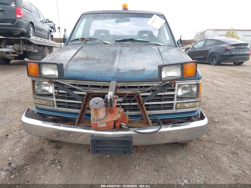 1992 Chevrolet Gmt-400 K2500 VIN: 1GCGK24K3NE214779 Lot: 43584705