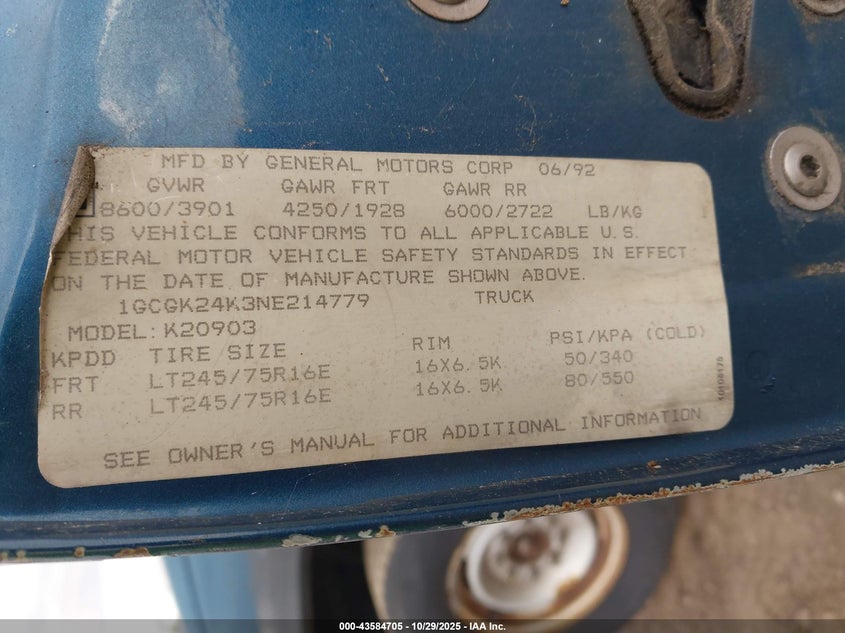1992 Chevrolet Gmt-400 K2500 VIN: 1GCGK24K3NE214779 Lot: 43584705