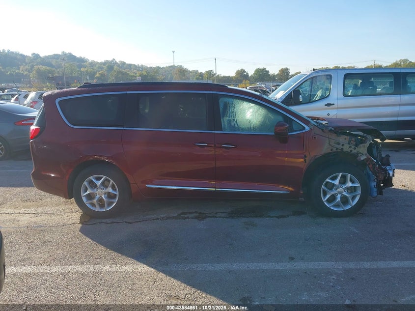 2017 Chrysler Pacifica Touring-L VIN: 2C4RC1BG8HR534380 Lot: 43584861