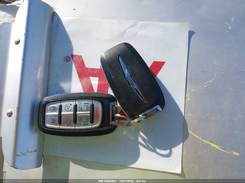 2017 Chrysler Pacifica Touring-L VIN: 2C4RC1BG8HR534380 Lot: 43584861