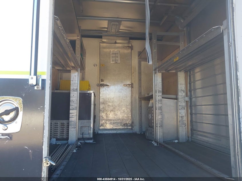 2015 Chevrolet Express Cutaway 4500 VIN: 1GB6G5CGXF1169476 Lot: 43584914