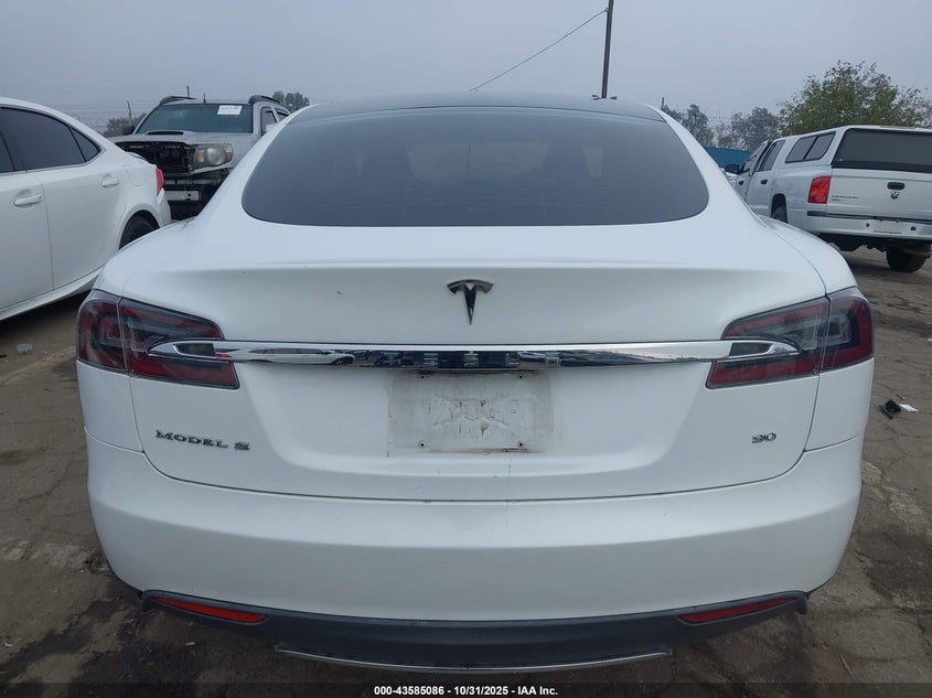 2013 Tesla Model S VIN: 5YJSA1CN8DFP06272 Lot: 43585086