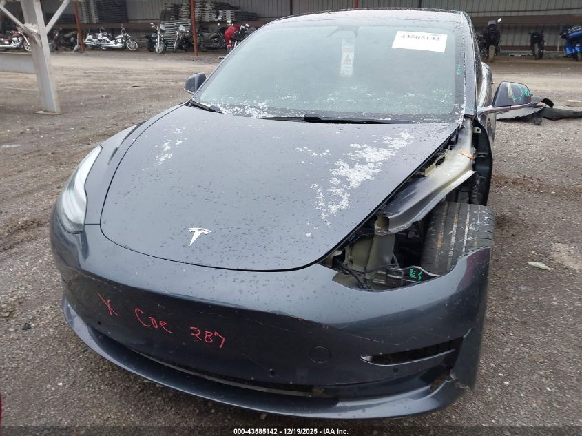 2018 Tesla Model 3 Long Range/Performance VIN: 5YJ3E1EB9JF105735 Lot: 43585142