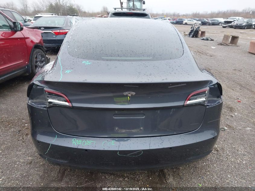 2018 Tesla Model 3 Long Range/Performance VIN: 5YJ3E1EB9JF105735 Lot: 43585142