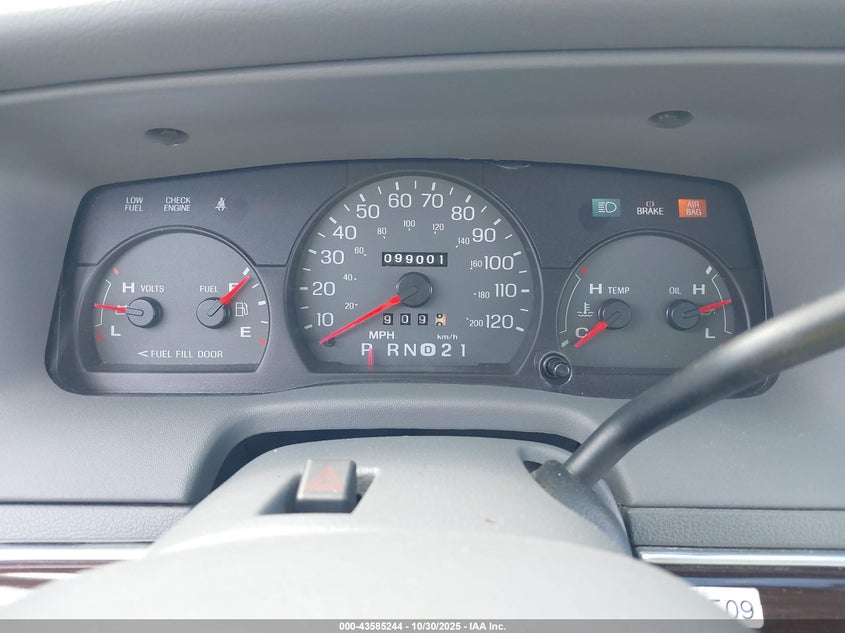 2004 Mercury Grand Marquis Gs VIN: 2MEFM74WX4X621886 Lot: 43585244