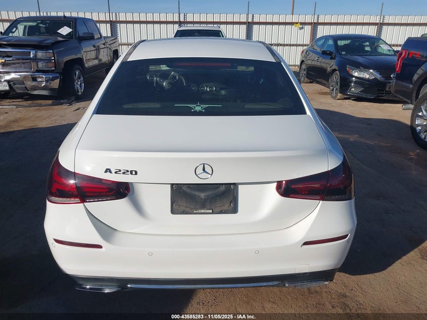 2019 MERCEDES-BENZ A 220 - WDD3G4EB2KW001800