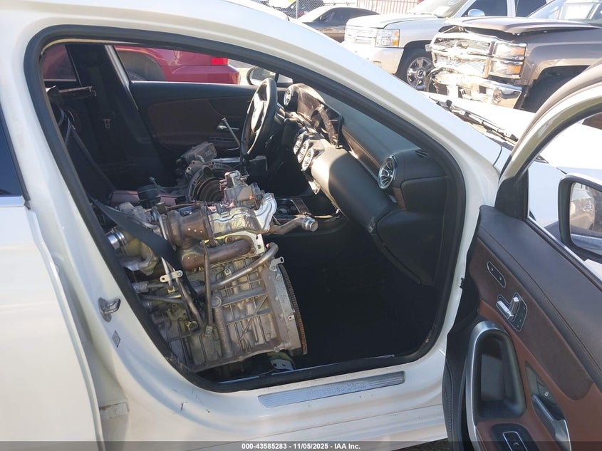 2019 MERCEDES-BENZ A 220 - WDD3G4EB2KW001800