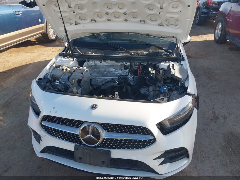 2019 MERCEDES-BENZ A 220 - WDD3G4EB2KW001800
