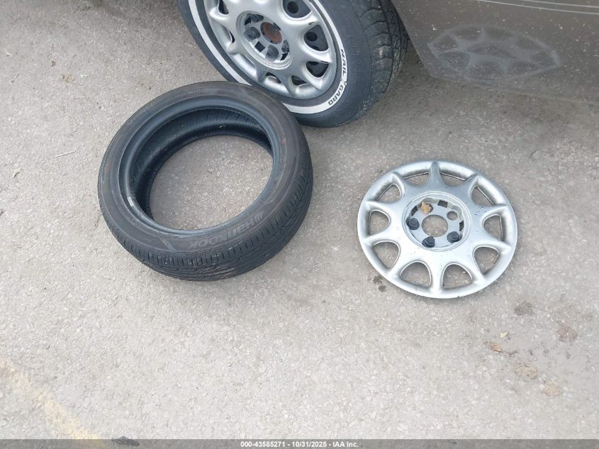 2003 Buick Century Custom VIN: 2G4WS52J231225127 Lot: 43585271