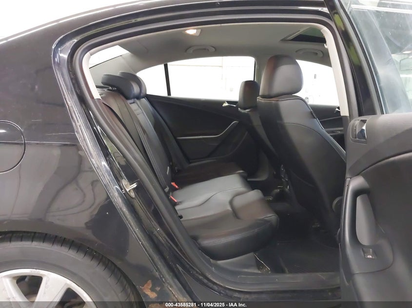 WVWGK73C77P018326 2007 VOLKSWAGEN PASSAT photo no. 8