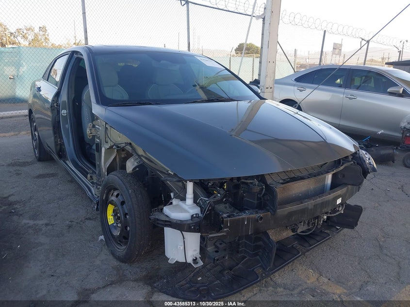 HYUNDAI ELANTRA LIMITED