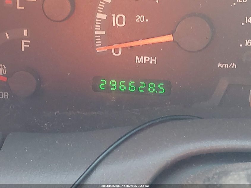 2000 Ford F-150 Lariat/Work Series/Xl/Xlt VIN: 1FTRX18LXYNB45746 Lot: 43585366