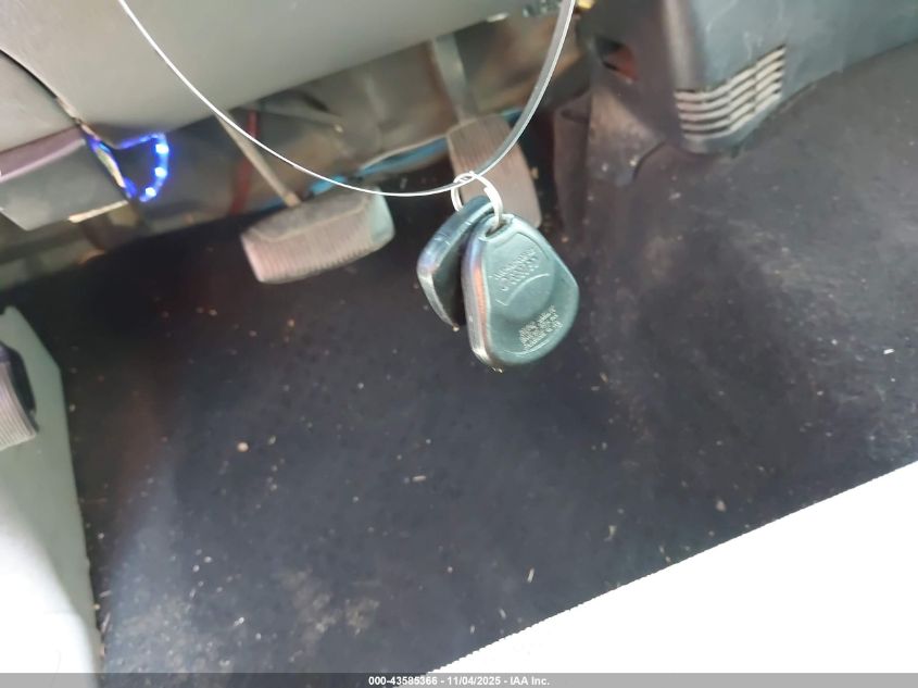 2000 Ford F-150 Lariat/Work Series/Xl/Xlt VIN: 1FTRX18LXYNB45746 Lot: 43585366