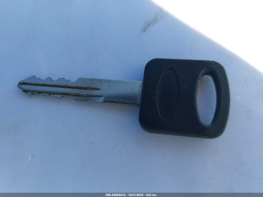 2000 Ford F-350 Lariat/Xl/Xlt VIN: 1FTSW30S2YEA50567 Lot: 43585410