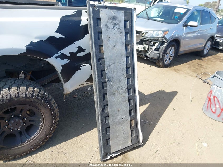 2000 Ford F-350 Lariat/Xl/Xlt VIN: 1FTSW30S2YEA50567 Lot: 43585410