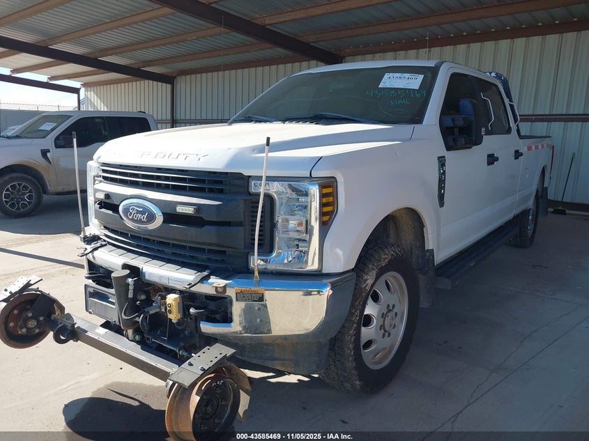 1FT8W3B68JEC70845 2018 FORD F350 photo no. 2