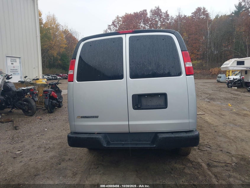2020 Chevrolet Express Passenger Rwd 3500 Extended Wheelbase Ls VIN: 1GAZGNFP2L1255583 Lot: 43585456