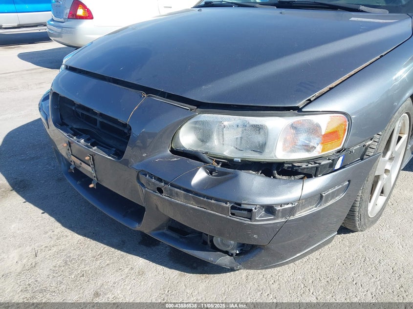 2005 Volvo S60 R VIN: YV1RH527952440666 Lot: 43585538