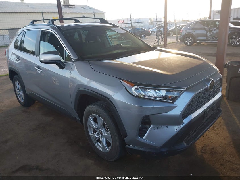 TOYOTA RAV4 XLE