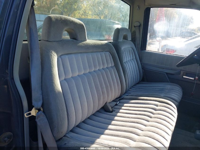 1992 Chevrolet Gmt-400 K1500 VIN: 1GCEK14KXNE149561 Lot: 43585669