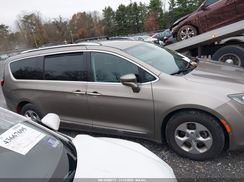 2017 Chrysler Pacifica Touring-L Plus VIN: 2C4RC1EG1HR572612 Lot: 43585717