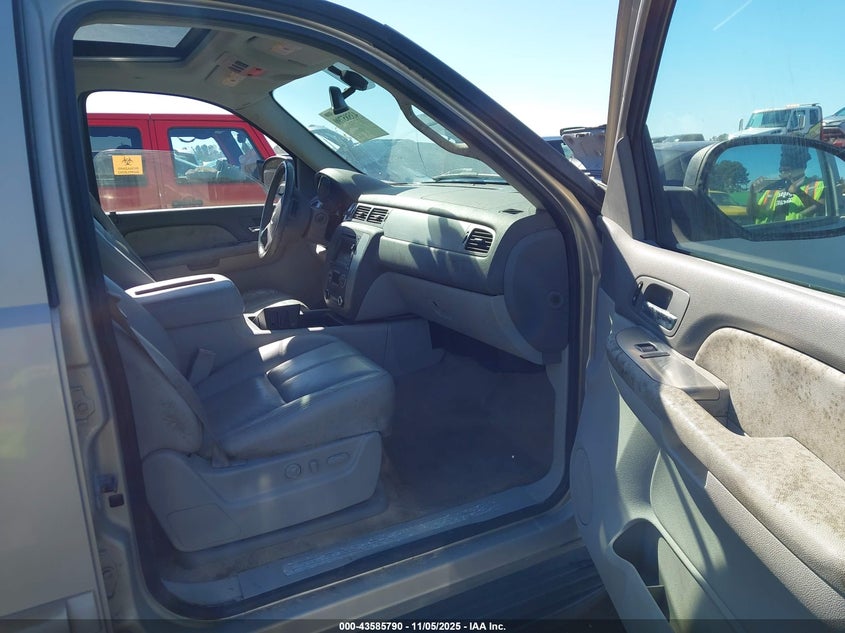 1GNFK13037R100001 2007 CHEVROLET TAHOE photo no. 5