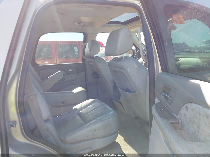 1GNFK13037R100001 2007 CHEVROLET TAHOE photo no. 8
