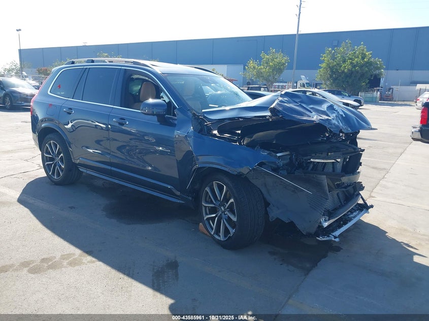 VOLVO XC90 T6 MOMENTUM