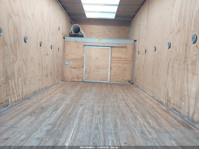 2018 Chevrolet Express Cutaway Work Van VIN: 1GB0GSFG7J1271469 Lot: 43586021