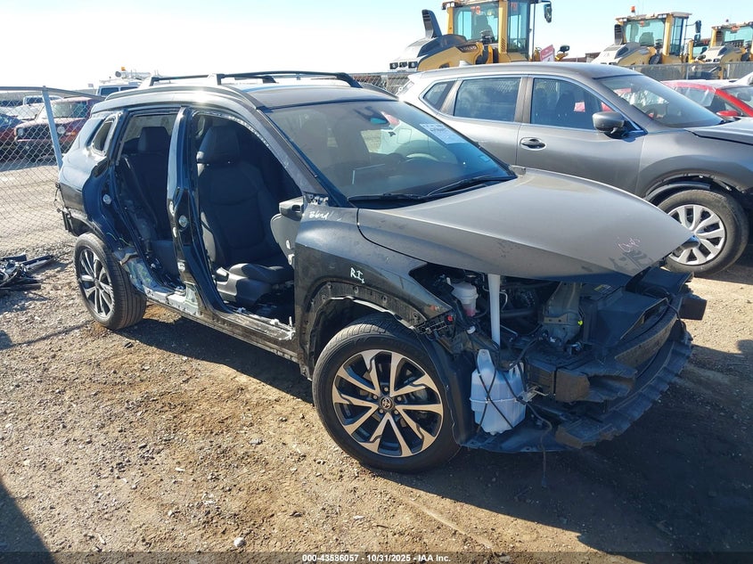 TOYOTA COROLLA CROSS XLE