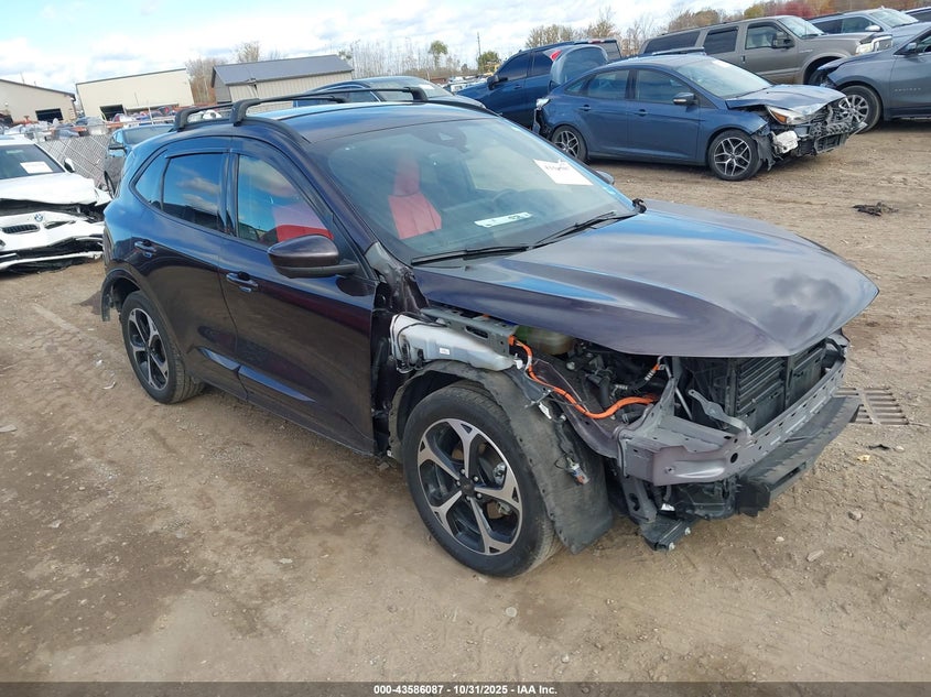 FORD ESCAPE ST-LINE ELITE