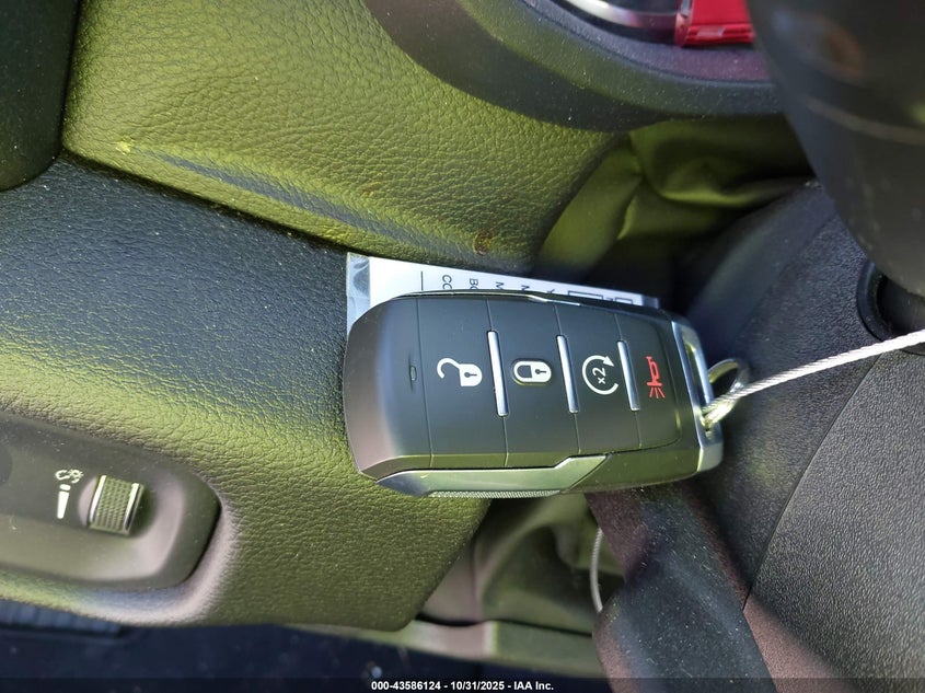 2025 Ram 1500 Big Horn Crew Cab 4X4 6'4 Box VIN: 1C6RRFBG4SN640252 Lot: 43586124