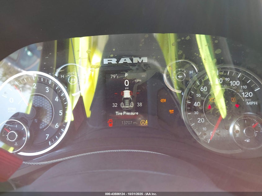 2025 Ram 1500 Big Horn Crew Cab 4X4 6'4 Box VIN: 1C6RRFBG4SN640252 Lot: 43586124