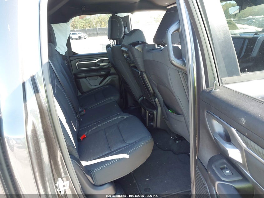 2025 Ram 1500 Big Horn Crew Cab 4X4 6'4 Box VIN: 1C6RRFBG4SN640252 Lot: 43586124