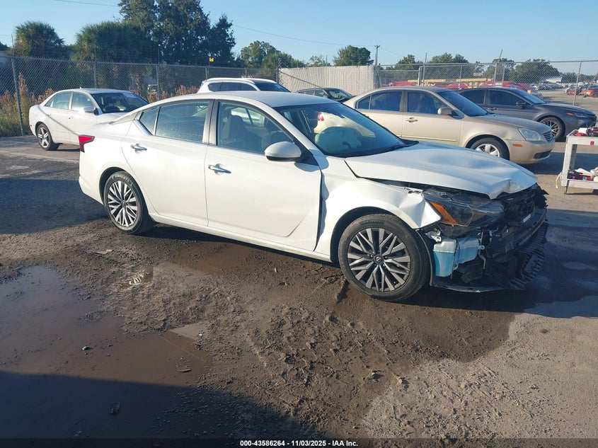 NISSAN ALTIMA SV FWD