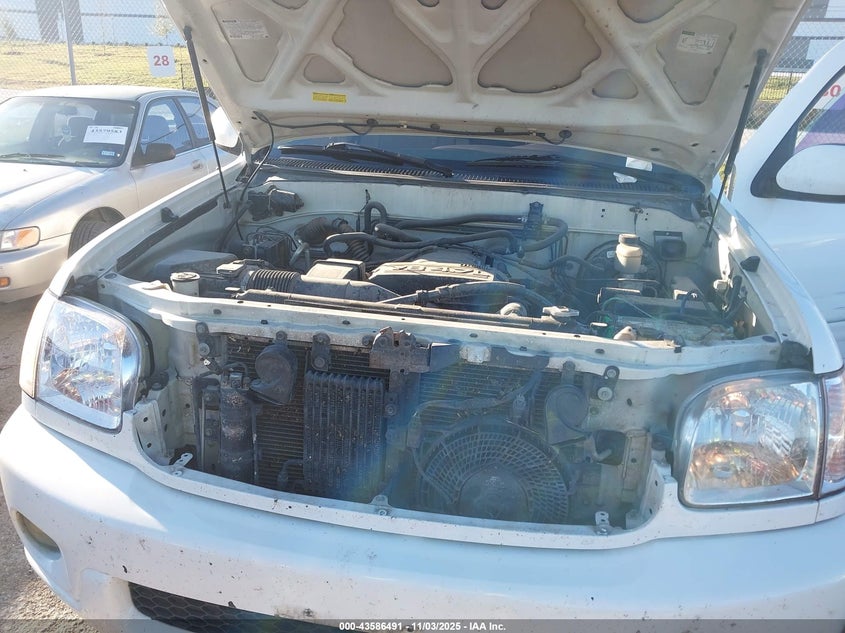 2004 Toyota Sequoia Limited V8 VIN: 5TDZT38A74S223491 Lot: 43586491