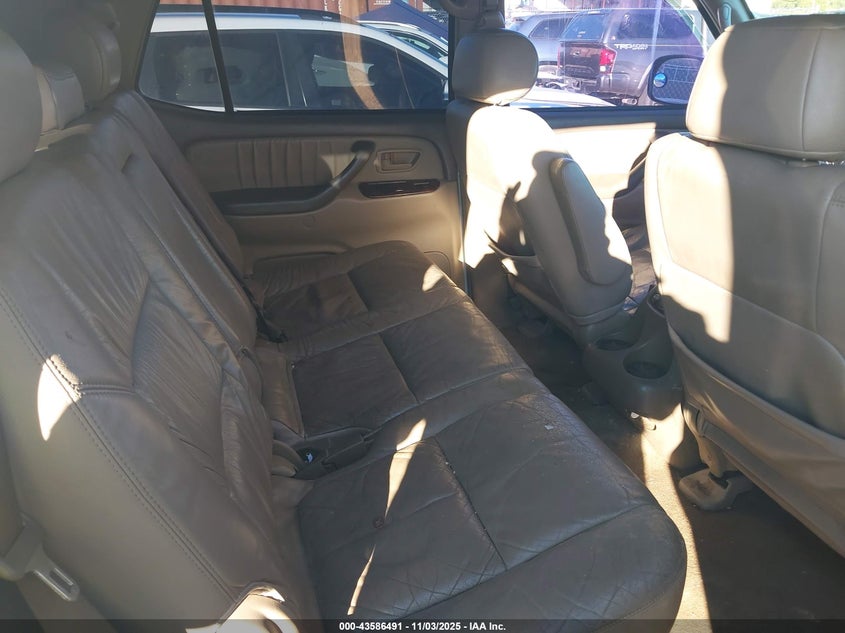 2004 Toyota Sequoia Limited V8 VIN: 5TDZT38A74S223491 Lot: 43586491