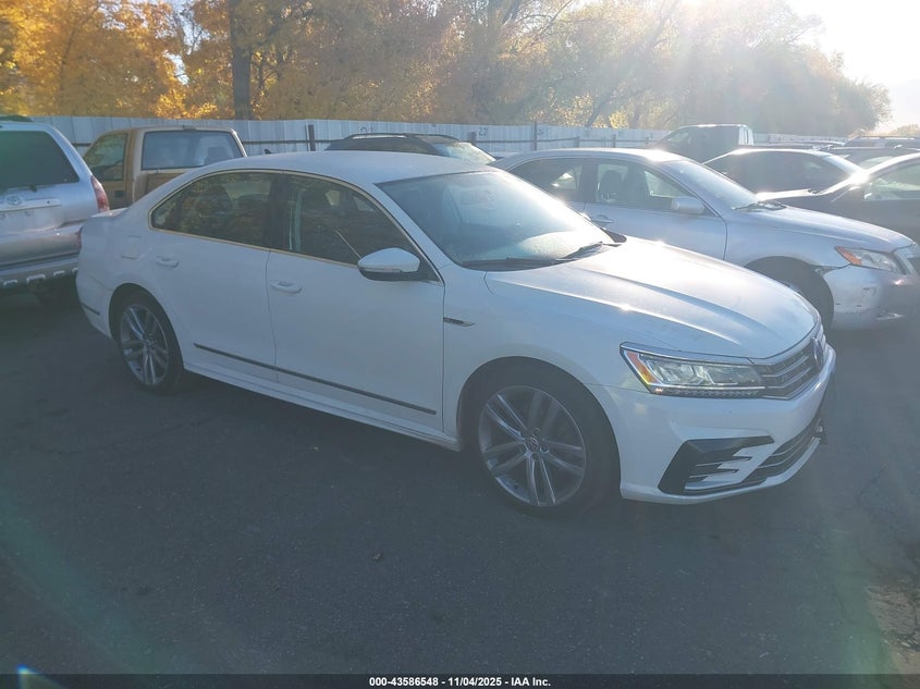 2017 VOLKSWAGEN PASSAT 1.8T R-LINE - 1VWDT7A34HC086303